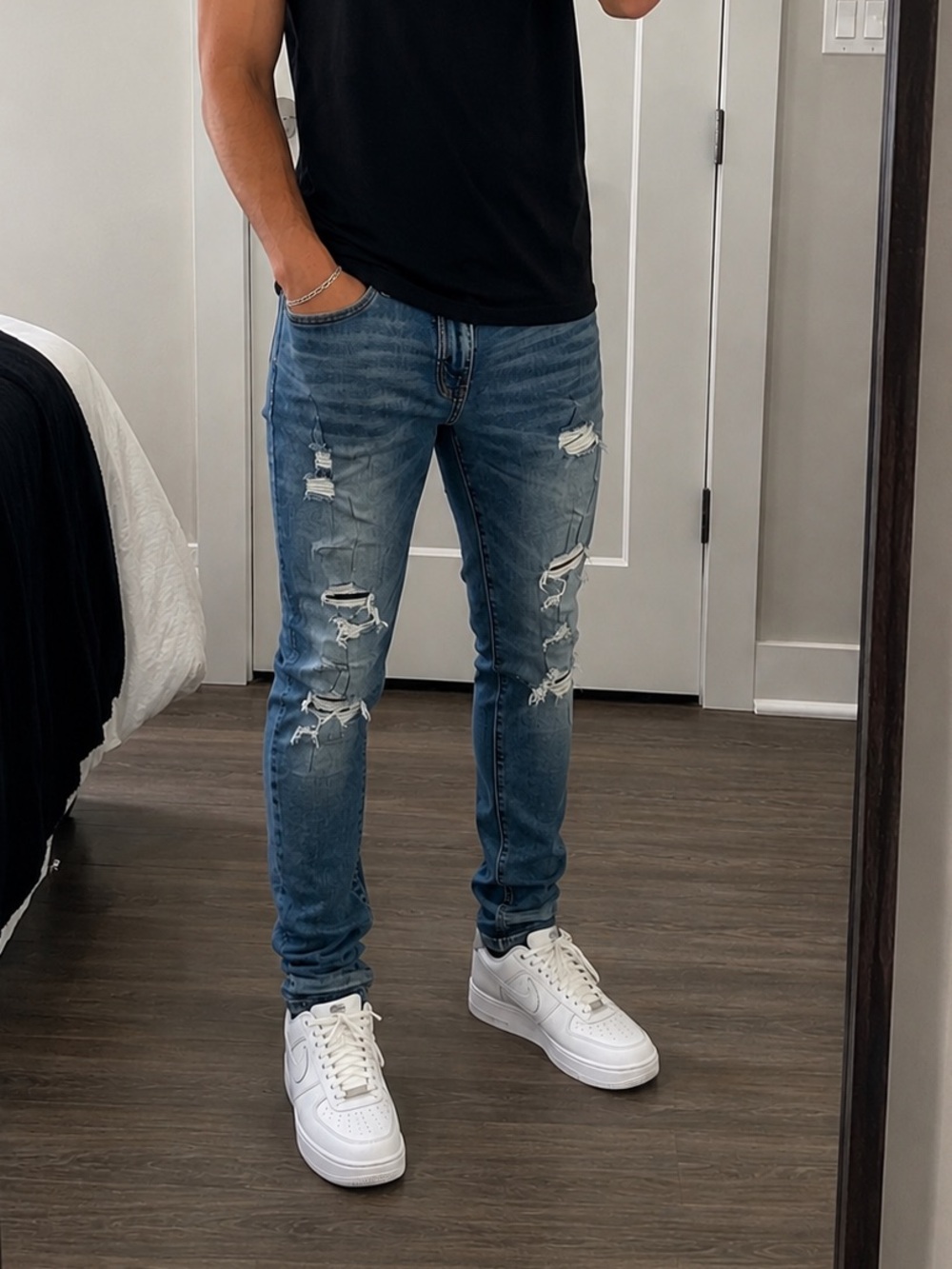 American Eagle Mens Ripped Skinny Jeans